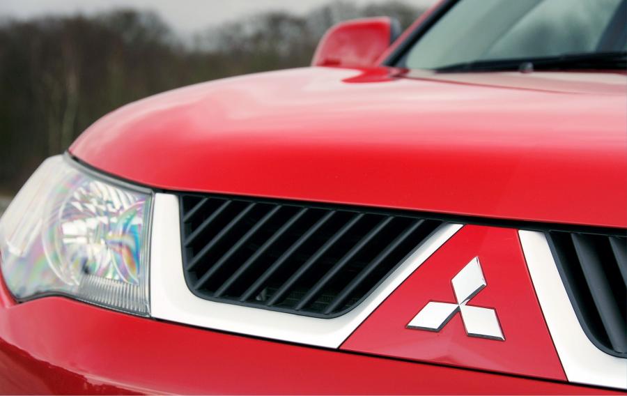  Mitsubishi Outlander 2005 года  (фото 45 из 77)